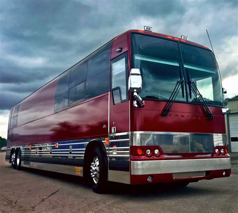 star coaches touring bus.